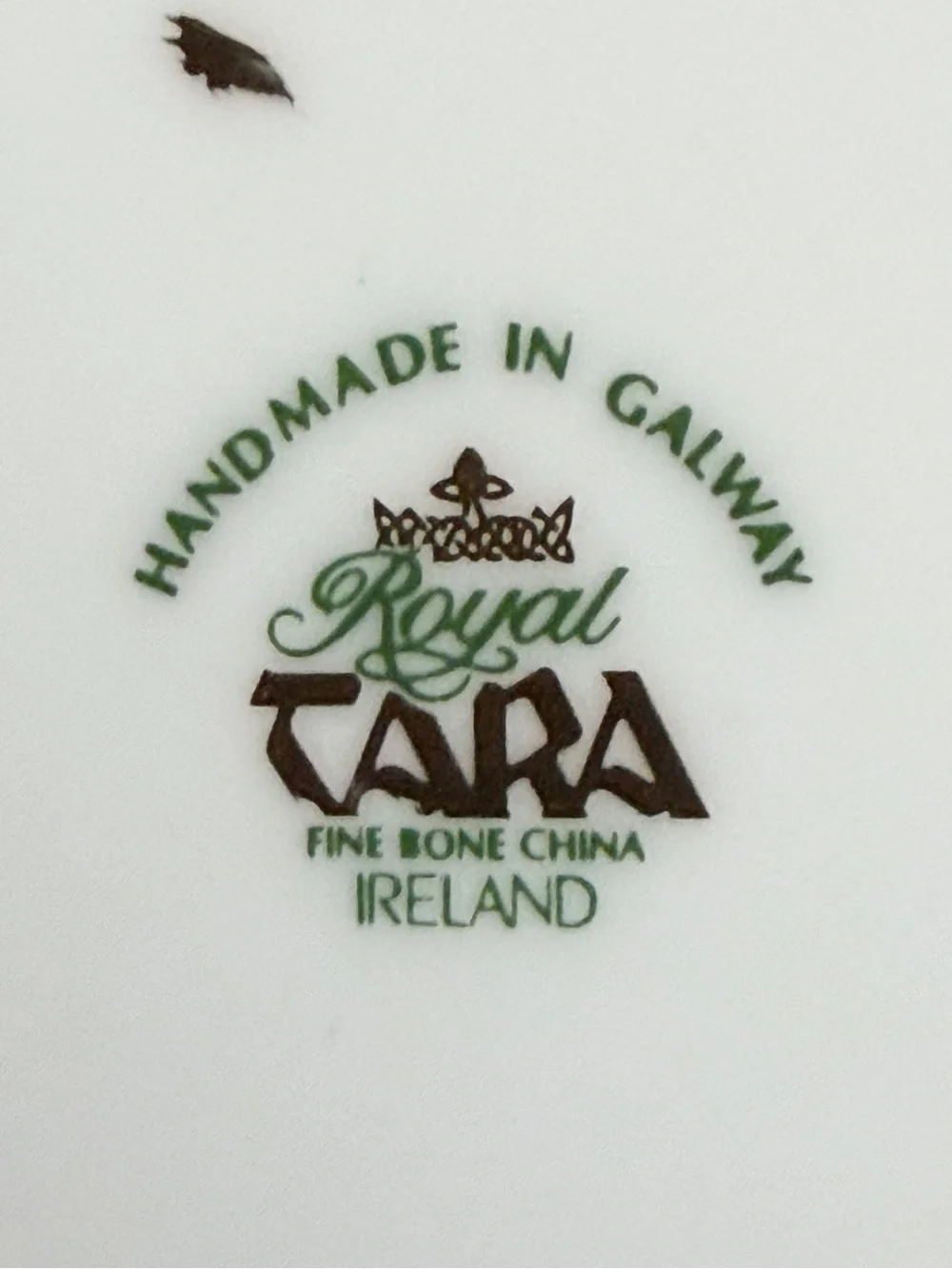 Royal Tara Irish Fine Bone China Shamrock Bud Vase Handcrafted Ireland Gold Trim